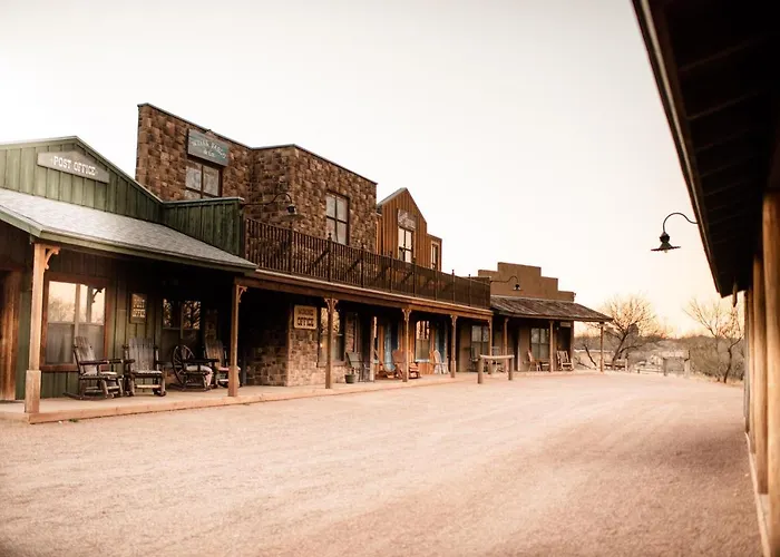 Tombstone Monument Guest Ranch