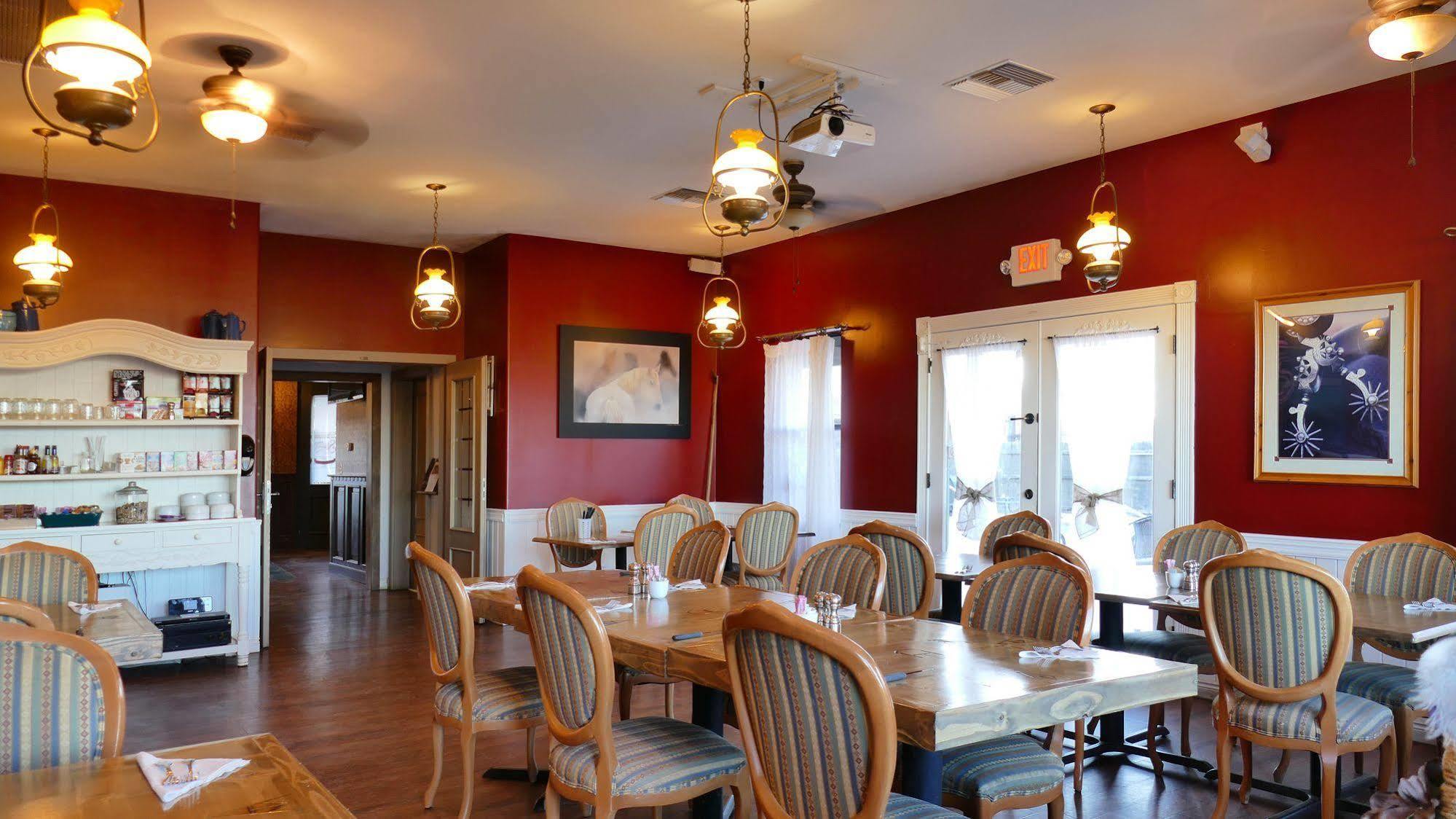 Resort Monument Guest Ranch 4*